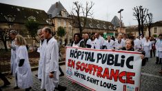 Hôpital : de retour dans la rue avec « le cœur brisé »