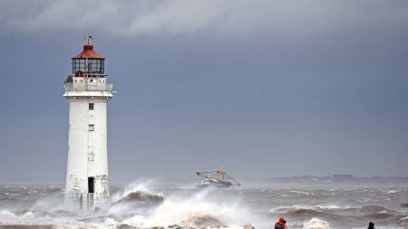 Tempête Ciara: 35 départements placés en vigilance orange pour de « fortes rafales » de vent