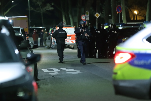 Deux fusillades ont fait 9 morts et plusieurs blessés dans le centre de Hanau, près de Francfort en Allemagne, le 19 février 2020. (Photo : YANN SCHREIBER/AFP via Getty Images)