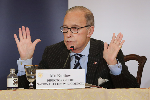 "Est-ce que le Politburo est vraiment honnête avec nous?", s'est interrogé Larry Kudlow, conseiller économique de Donald Trump, dans une référence à l'organe de direction du Parti communiste chinois. (Photo : Chip Somodevilla/Getty Images)