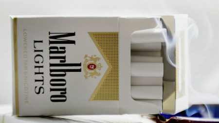 Le paquet de Marlboro, le plus vendu en France, passe à 10 euros