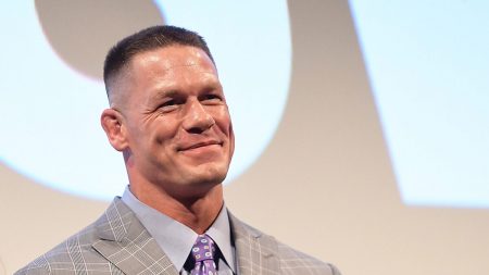 Un garçon atteint de dyslexie fait une mosaïque géante du visage de John Cena sur 750 Rubik’s cubes, l’acteur est touché