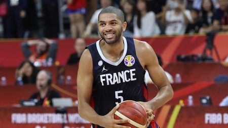 Drôme : un célèbre basketteur français réalise le rêve d’un adolescent atteint d’un cancer