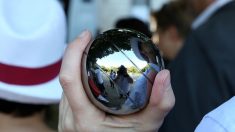 Bien être au travail : après le babyfoot, voici la pétanque pour renforcer les liens entre collègues au bureau