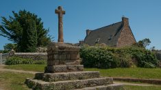 Côtes-d’Armor : un habitant exige la démolition d’un monument catholique édifié il y a plus de 70 ans