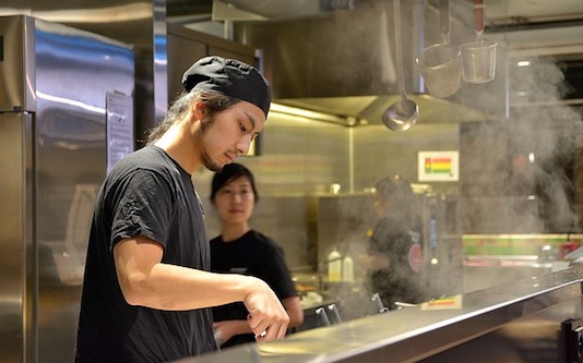 Personnel dans un restaurant japonais. (Photo : crédit Pixabay/vardansevan)