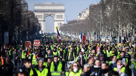 Déconfinement : une possible deuxième vague de Gilets jaunes, mais plus radicale?