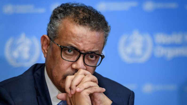 Tedros Adhanom Ghebreyesus, directeur général de l'Organisation mondiale de la santé (OMS), assiste à une conférence de presse quotidienne sur le nouveau coronavirus, baptisé COVID-19, au siège de l'OMS à Genève, le 2 mars 2020. (Fabrice Coffrini/AFP via Getty Images)