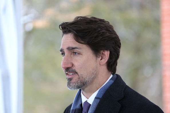 Le plan d'aide comprend 52 milliards d'aides directes aux particuliers et aux entreprises - contre 27 milliards initialement annoncés par Justin Trudeau - et 55 milliards de reports d'impôts. (Photo : DAVE CHAN/AFP via Getty Images)