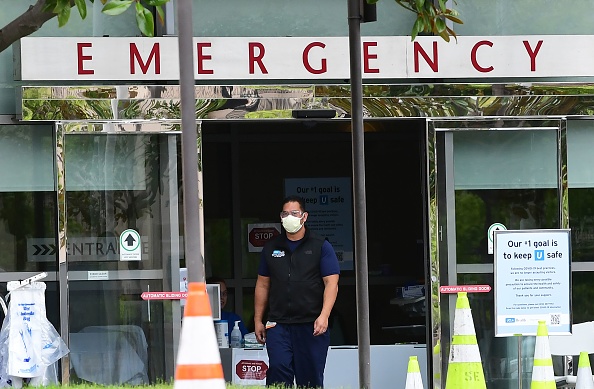 Urgences du Medical Center UCLA à Los Angeles, Californie, le 24 mars 2020. (FREDERIC J. BROWN/AFP via Getty Images)