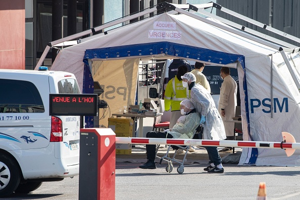 Urgences de l'hôpital Henri Mondor à Créteil, le 26 mars 2020. (THOMAS SAMSON/AFP via Getty Images)