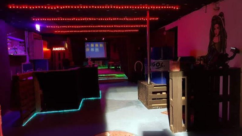 Le suspect avait aménagé une discothèque pouvant accueillir plus de cent personnes sur 140 m2. Crédit : Gendarmerie du Gard. 