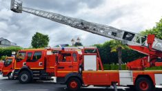 Les pompiers du Wisconsin forment un cœur géant avec des camions de pompiers en hommage aux travailleurs de la santé