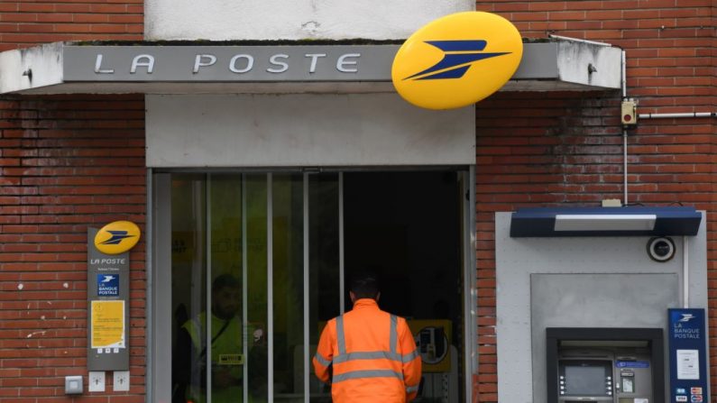 La Poste (PASCAL PAVANI/AFP via Getty Images)