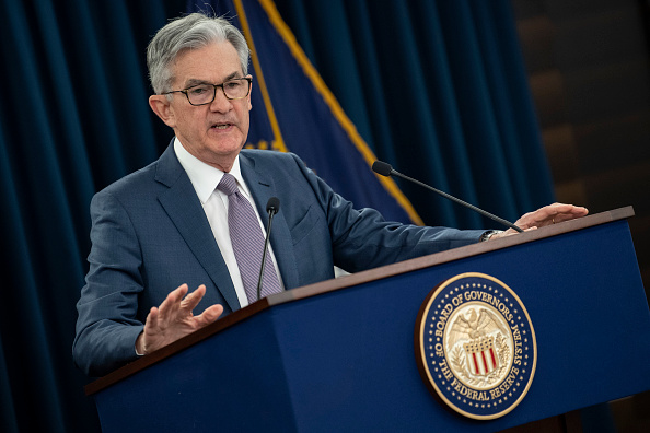 Le président de la Réserve fédérale américaine, Jerome Powell, s'exprime à la conférence de presse 
 le 3 mars 2020 à Washington, DC.(Photo : ERIC BARADAT/AFP via Getty Images)