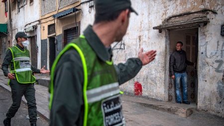 Au Maroc, un confinement difficile dans les quartiers pauvres et surpeuplés