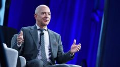 États-Unis : Jeff Bezos, président d’Amazon, fait don de 100 millions de dollars aux banques alimentaires en pleine flambée du chômage