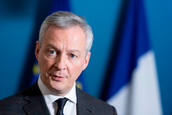 Le ministre de l'Économie, des Finances et de la Relance Bruno Le Maire a annoncé vendredi soir avoir été testé positif au Covid-19. (Photo : NAINA HELEN JAMA/AFP/Getty Images)