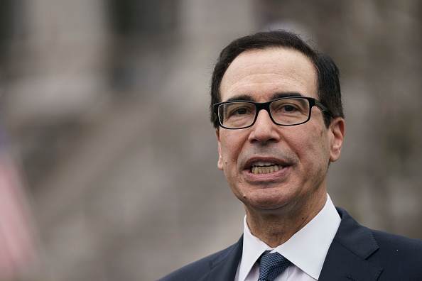 "Il existe un risque de dommages durables" sur la première économie du monde si les mesures de confinement restent en vigueur, a averti Steven Mnuchin., secrétaire au Trésor américain. (Photo : Drew Angerer/Getty Images)