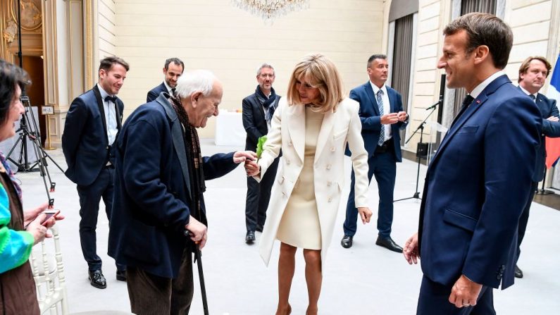 Le Docteur Christian Chenay au palais de l'Elysée le 1er mai 2020 à Paris (Photo by ALAIN JOCARD/POOL/AFP via Getty Images)