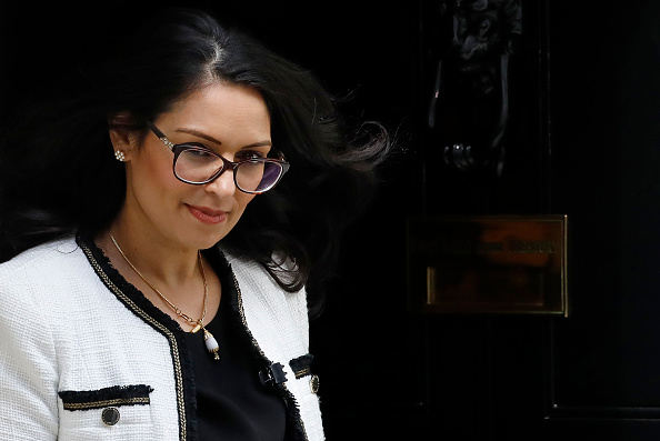 "Nous devons regarder l'avenir et protéger les Britanniques en réduisant le nombre de cas qui franchiraient nos frontières", a déclaré la ministre de l'Intérieur Priti Patel. (Photo : TOLGA AKMEN/AFP via Getty Images)