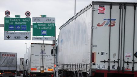 Camion charnier en Angleterre : 13 suspects interpellés en France mis en examen pour  « traite des êtres humains en bande organisée »