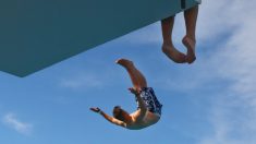 Gironde : un groupe de jeunes envahit une piscine fermée au public avant d’être délogé par la police