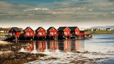 Vidéo – Norvège : un impressionnant glissement de terrain emporte 8 maisons dans la mer