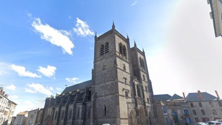 Du miel sur le toit de la cathédrale de Saint-Flour dans le Cantal – c’est la première récolte