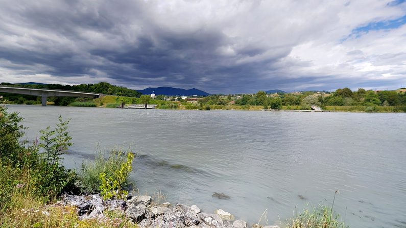 Canal de déviation du Rhône (Belley) - Google Maps