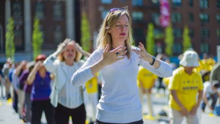 Un journaliste de Libération déforme et diffame le Falun Gong pour attaquer un média concurrent