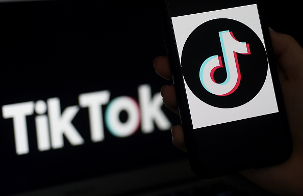 Le régulateur européen va mettre en place une équipe destinée à coordonner de potentielles actions et à acquérir une vision plus complète des pratiques de TikTok dans l'UE.  (Photo : OLIVIER DOULIERY/AFP via Getty Images)