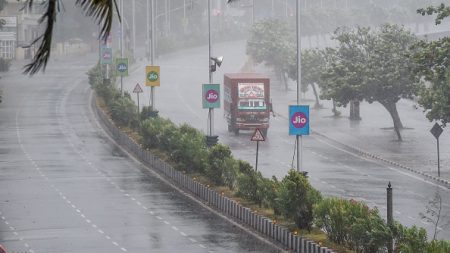 Inde: le cyclone Nisarga épargne largement Bombay