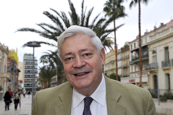 L'ancien eurodéputé Bruno Gollnisch a suggéré samedi soir aux manifestants contre les violences policières de repartir "dans leur pays d'origine". (BORIS HORVAT/AFP via Getty Images)