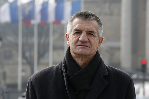 Jean Lassalle photographié le 18 mars 2016 devant l’Assemblée nationale, à Paris. Crédit : PATRICK KOVARIK/AFP/Getty Images.