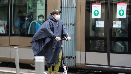 Nice : un couple de Coréens injurié et menacé par une racaille dans le tramway