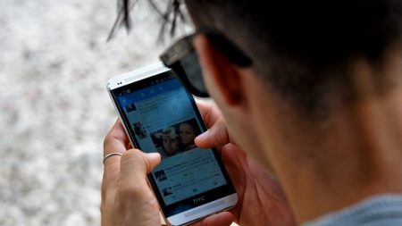 Un journaliste obligé par sa rédaction à supprimer des tweets rappelant que la France avait eu des ministres noirs