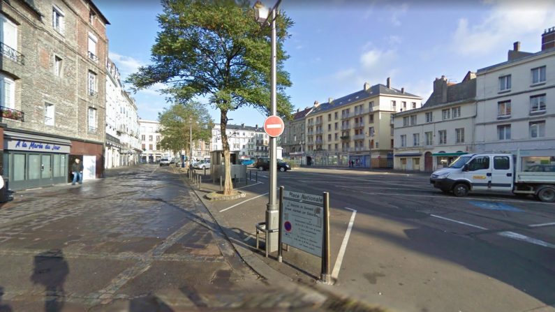 C'est sur la place nationale à Dieppe que le drame s'est déroulé. (Capture d'écran/Google Maps)