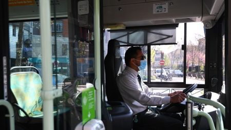 Un mineur mis en examen pour avoir frappé un conducteur de bus qui réclamait le port du masque