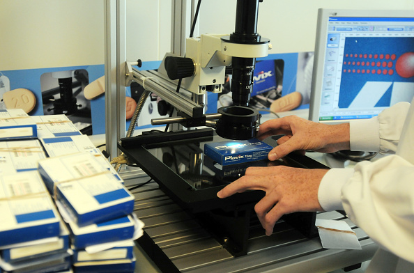 - Le groupe pharmaceutique Sanofi Aventis, numéro un européen de la pharmacie, lutte contre la contrefaçon de médicaments. Photo ALAIN JOCARD/AFP via Getty Images.