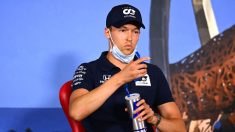 « Nous ne nous mettons à genoux que devant la Patrie, le drapeau et Dieu ! » déclare le pilote de F1 russe Daniil Kvyat