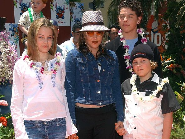 Lisa Marie Presley, son fils Benjamin Keough et sa fille Riley Keough. (Photo : CHRIS DELMAS/AFP via Getty Images)