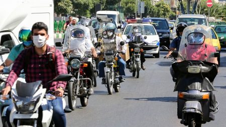 Coronavirus: confusion et crainte en Iran après l’annonce par Rohani de millions de cas