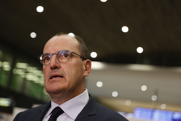 Le Premier ministre Jean Castex à l'aéroport Roissy-Charles de Gaulle. (Photo : THOMAS SAMSON/AFP via Getty Images)