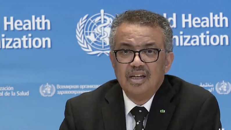 Le chef de l'OMS, Tedros Adhanom Ghebreyesus, lors d'une conférence de presse virtuelle sur le virus du PCC au siège de l'OMS à Genève le 23 mars 2020. (AFP via Getty Images) 