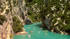 Gorges de l’Ardèche: une nordiste finit dans le coma après avoir été projetée sur les rochers lors d’une descente en canoë