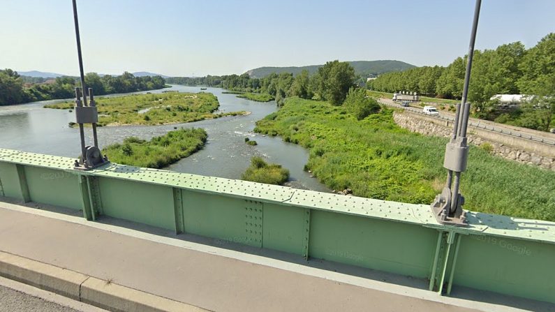 Le Rhône, vu du Pont du Teil - Google maps