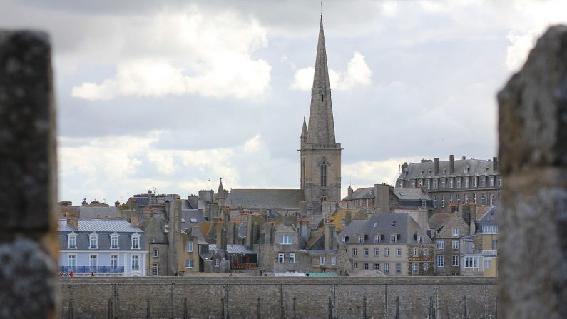 Le port du masque est obligatoire dans les rues de Saint-Malo intra-muros depuis le 29 juillet. (Photo: Céréales Killer)