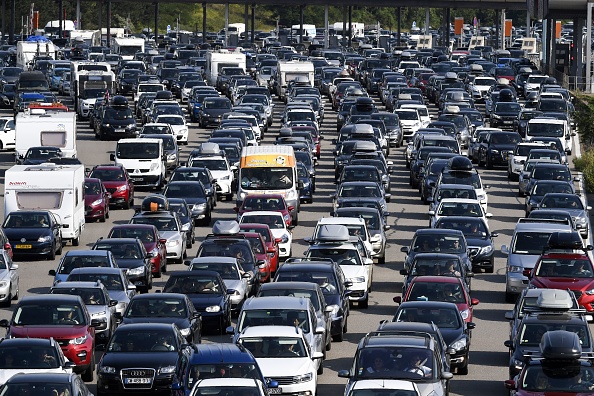 760KM de bouchons sur l'A7 pour les départs du 15 août. (Photo : PHILIPPE DESMAZES/AFP via Getty Images)