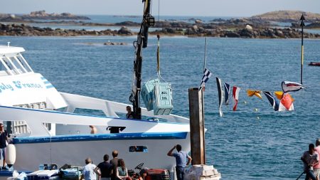 Coup de foudre à Chausey : une jeune vacancière retrouve son bel inconnu à la suite d’un appel lancé sur les réseaux sociaux